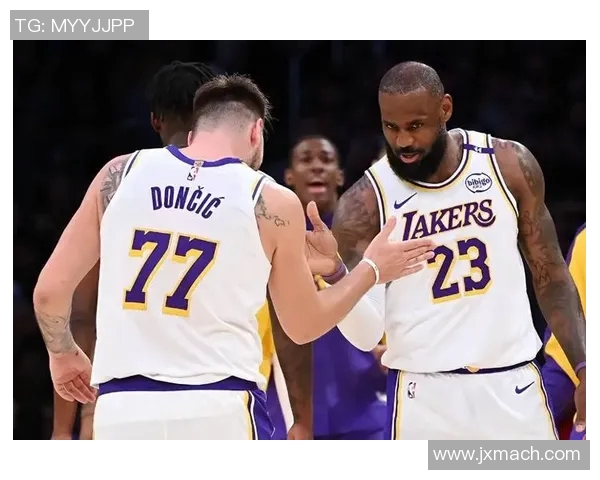 湖人对决凯尔特人历史交锋回顾与赛季展望分析